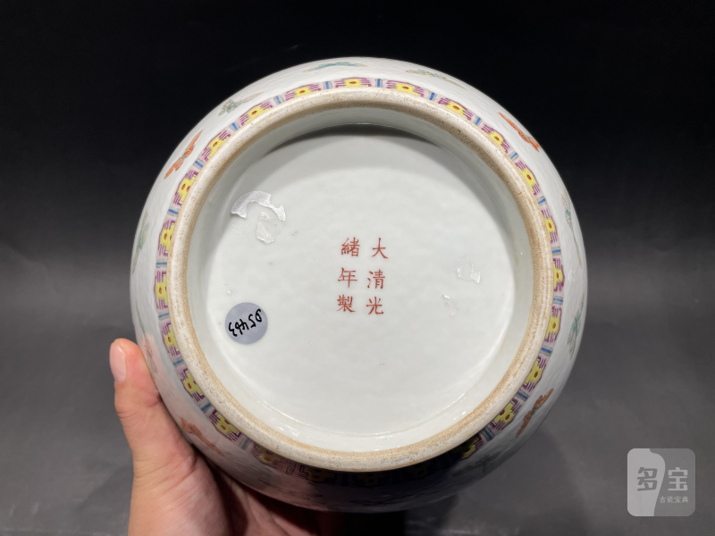 清光绪 粉彩百蝶纹赏瓶 - 图10